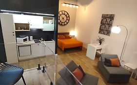 Loft 18A Roma - Casa con ingresso indipendente e parcheggio gratuito